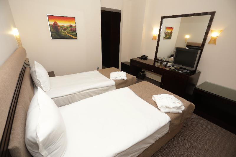 & Holidays - Free Parking Bansko