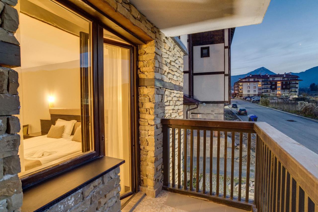 & Holidays - Free Parking Hotel