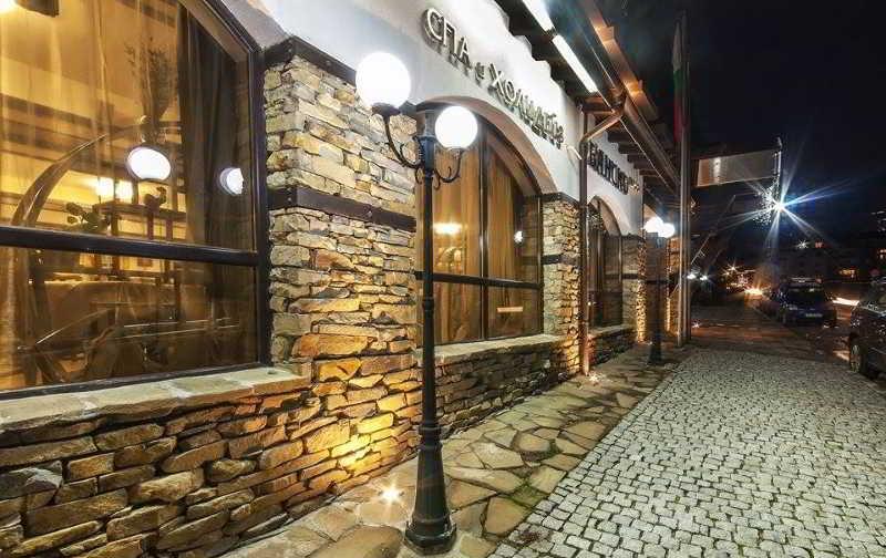 & Holidays - Free Parking Bansko
