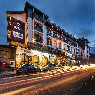 & Holidays - Free Parking Hotel