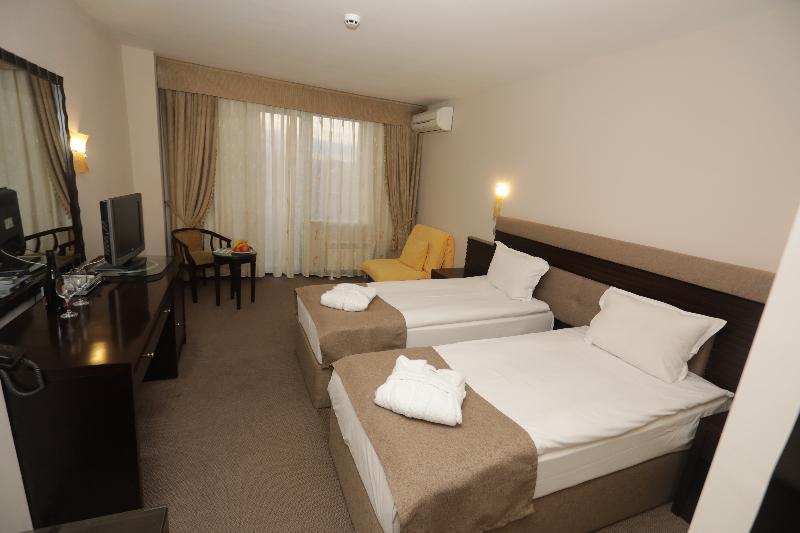 & Holidays - Free Parking Bansko